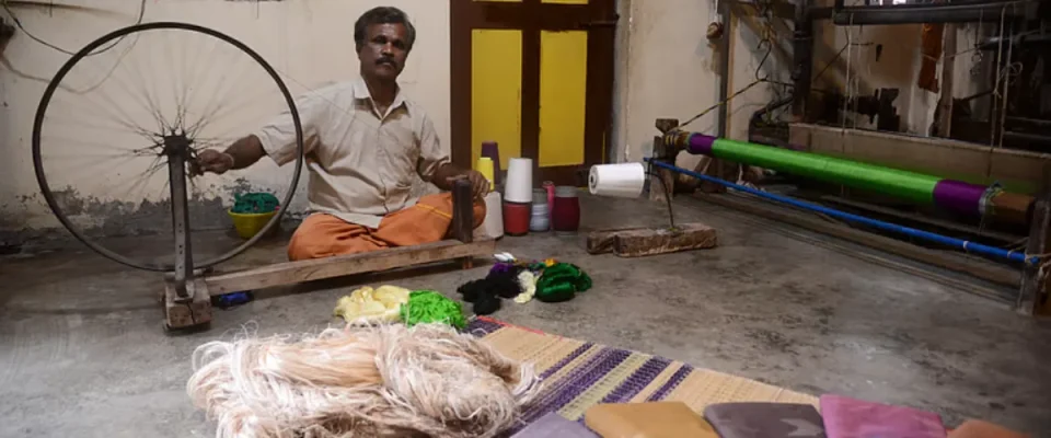 Anakaputhur Weavers Craft a New Legacy on the Loom
