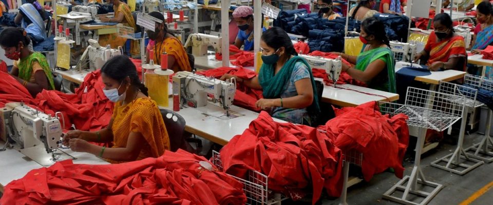 India’s Textile Industry Poised for Growth with Exports, MMF Focus and Technology Integration