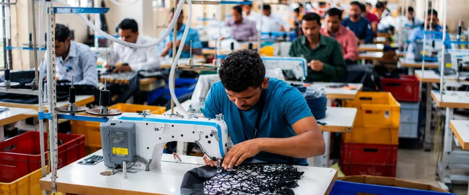 Uttar Pradesh Plans Six Textile Parks to Attract ₹10,000 Crore Investment and Boost Industrial Growth