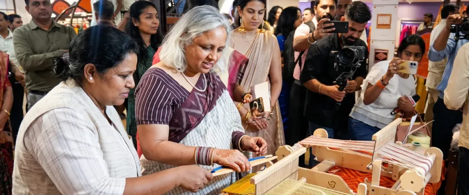 'Weaves of India' Festival Celebrates 116 Heritage Handloom Traditions at CCIE New Delhi